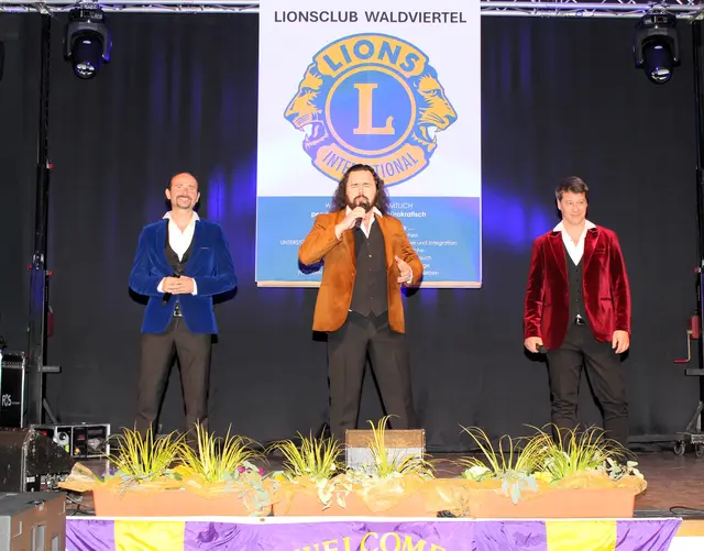 Der Lionsclub Waldviertl lud zum Benefizkonzert mit den jungen Tenöre in der Stadthalle  | Foto: Walter Kellner