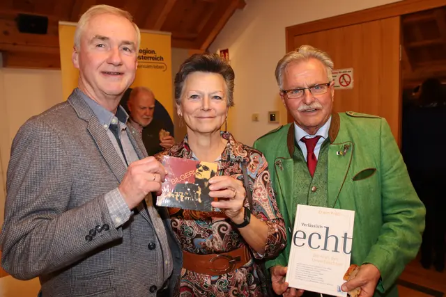 Ex-Wasserer: Willhelm Balber (Direktor Wasserleitungsverband a. D.) mit seiner Frau Christa und Franz Gartner (Obmann Wasserleitungsverband a. D.) | Foto: Manfred Wlasak