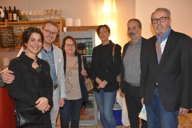 Eine überaus gelungene Premiere mit dem Theaterklassiker "Pension Schöller" feierte die MimusBühne Waldhausen am Samstag, 28. Februar, im voll besetzten Saal im Gasthaus Hader.  | Foto: Robert Zinterhof