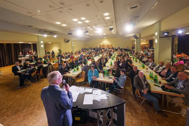 Bei Stammtischen in den Gemeinden Niederösterreichs habe sich gezeigt, was die Dorferneuerungsvereine wirklich brauchen. | Foto: NLK Filzwieser