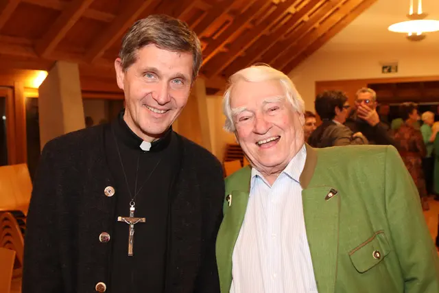 Dechant Alois Hüger mit Hanns Balber. | Foto: Manfred Wlasak
