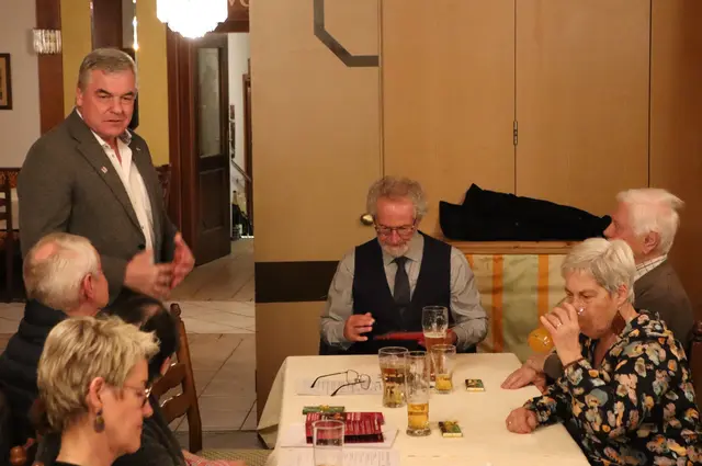Der Bürgermeister bei seiner Grußadresse | Foto: Gerhard Langmann