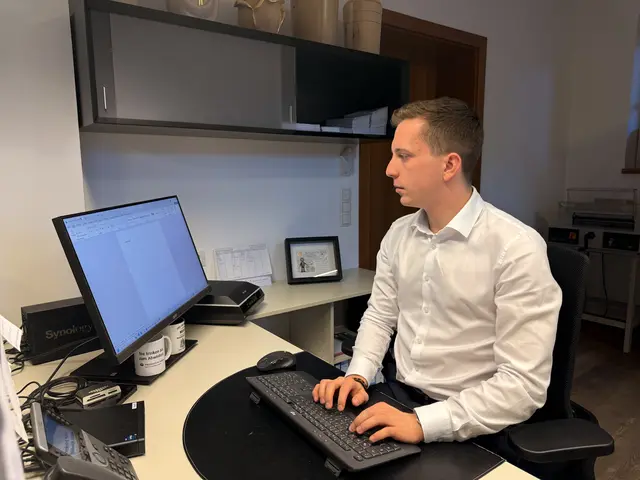 Sebastian Sarg hält auf Wunsch auch Trauerreden - und auch sonst ist viel "Hintergrundarbeit" notwendig.