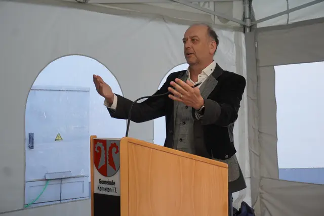 "Bildungsorte sind das Herz einer jeden Gemeinde", meint Bürgermeister Klaus Gritsch.  | Foto: AMG