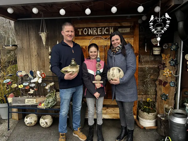 Mischa, Leonie und Simone Gruber: Wenn sich ein Wallseer (Mischa) und eine Kematnerin (Simone) verlieben, wird Aschbach-Markt das Zuhause. | Foto: Dietl-Schuller
