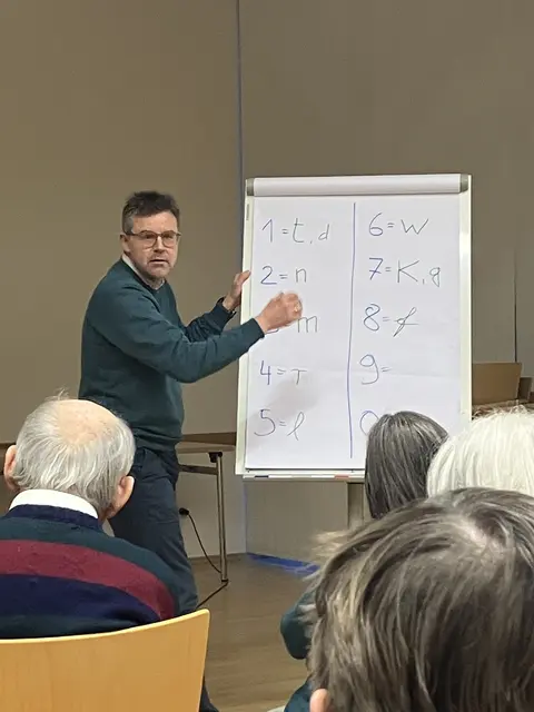 Christian Fadengruber von Styria vitalis zeigte in seinem Vortrag, in Fehring wie man ein Leben lang geistig aktiv bleiben kann. | Foto: Facebook Stadtgemeinde Fehring