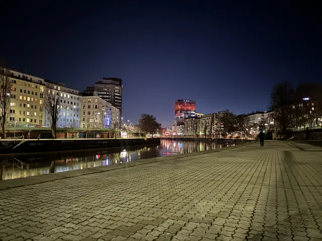 Die Begehung zeigte Problemstellen entlang der Henriette-Fahrbach-Promenade am Donaukanal auf. | Foto: Matthias Pandrea/Mein Bezirk