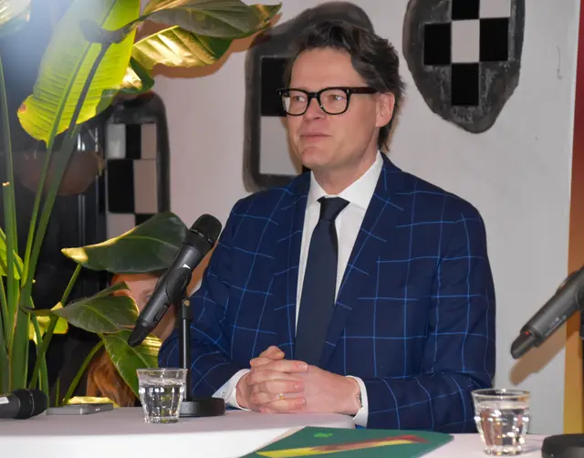 Klimastadtrat Czernohorszky (SPÖ): "Es ist unsere demokratische Verantwortung, nicht nur die Interessen der heute Wahlberechtigten zu vertreten, sondern auch jene der kommenden Generationen mitzudenken. Die Klima Biennale Wien schafft dafür öffentliche Räume: Sie macht sichtbar, was auf dem Spiel steht, und lädt dazu ein, Verantwortung über das Hier und Jetzt hinaus zu übernehmen." | Foto: Andreas Pölzl/MeinBezirk