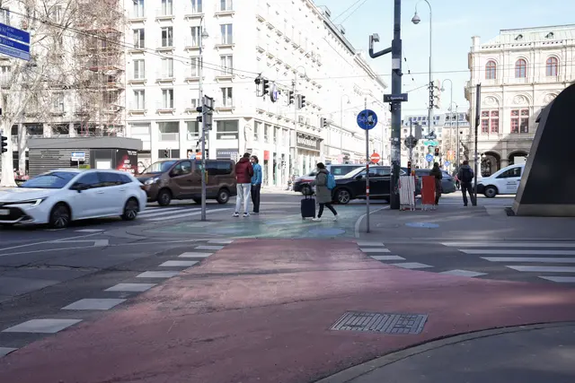 Am Ring herrscht an vielen Stellen auch Konfliktpotenzial zwischen den Verkehrsteilnehmenden.  | Foto: Sade Jerabek/MeinBezirk