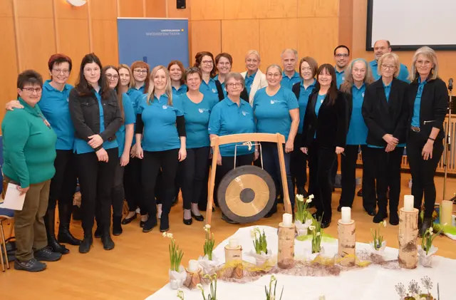 Else Habison, Maria Stöger, Valerie Schandl, Sandra Macho, Verena Kretschmer, Annemarie Rohrböck, Bibiane Wais, Sonja Rubick, Helga Ebhart, Rosalinde Krötzl, Doris Döller, Anita Winter, Silvia Miedler, Renate Hofbauer, Tanja Trefanitz, Andrea Adam, Simon Brandstötter, Christine Jetter, Friedrich Mikesch, Bernhard Riedner, Elfriede Fürnsinn und Elisabeth Schmid | Foto: Landesklinikum Waidhofen/Thaya