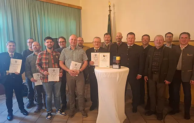 Felix Flandorfer, Johann Mühlberger, Franz Heidinger, Ingo Stumfoll, Christoph Kronberger, Martin Gössinger, Herbert Ullmann, Josef Ressl, Josef Kohzina, Andreas Berger, Josef Kau, Thomas Meissl, Erwin Schramm, Christian Hangelmann, Christian Hellmer. | Foto: Christine Kohzina 