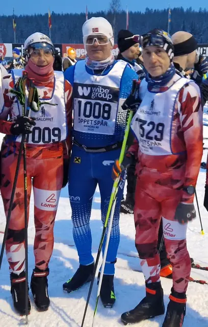 Theresa und Herbert Wolkerstorfer mit Stefan Praher (Mitte), waren beim Vasalauf - offene Spur dabei.  | Foto: Praher