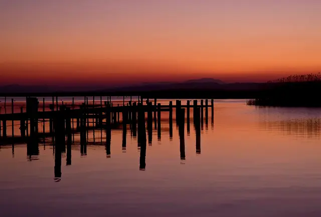 Ein stimmungsvoller Sonnenuntergang in Neusiedl am See. Danke an Regionautin Margarete Czerwinski für das Foto!  | Foto: Margarete Czerwinski