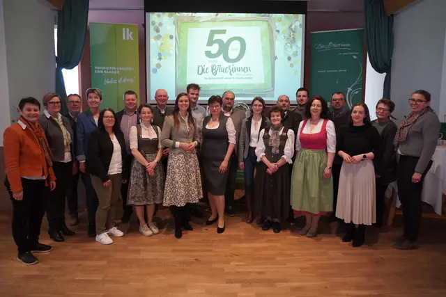 Martina Rieder, Ulrike Wurz, Werner Schandl, Martina Diesner-Wais, Michaela Praschinger-Reischl, Christoph Kadrnoschka, Martha Fuchs, Siegfried Walch, Viktoria Hutter, Tobias Klutz, Elisabeth Hummel, Norbert Hummel, Barbara Widner, Berta Schmid, Rudolf Aßfall, Bernd Frei, Karin Riemer, Reinhard Ringl, Cornelia Leitner, Karin Zotter und Bettina Deimel | Foto: Die Bäuerinnen