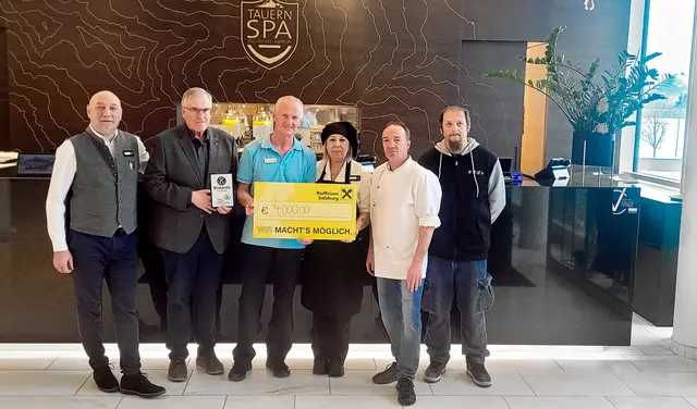 Scheckübergabe an Kiwanis-Präsident Leo Winter mit dem TAUERN SPA Betriebsrat. Im Bild von links nach rechts: Chera Mircea, Winter Leo, Hagleitner Horst, Edves Natalia-Liliana, Stern Martin, Szabo Gyula Robert | Foto: Tauern Spa