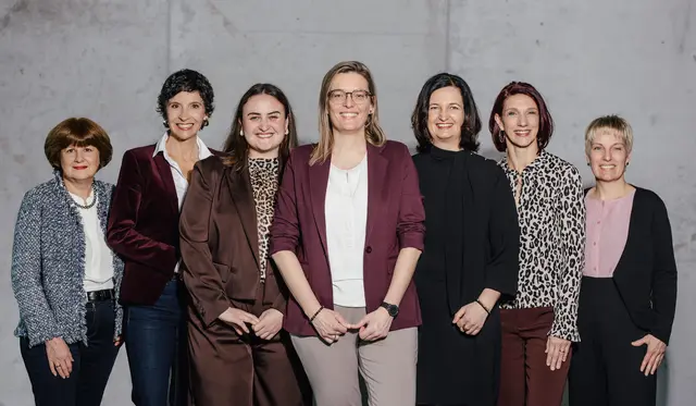 Das neue Team von "Frau in der Wirtschaft" Perg, von links Heidemarie Derntl, Christina Pilsl, Lisa Stundtner, Vorsitzende Verena Ebenhofer, Elisabeth Medel, Maria Kaindl und Tanja Neudorfhofer. | Foto: Katharina Lacko
