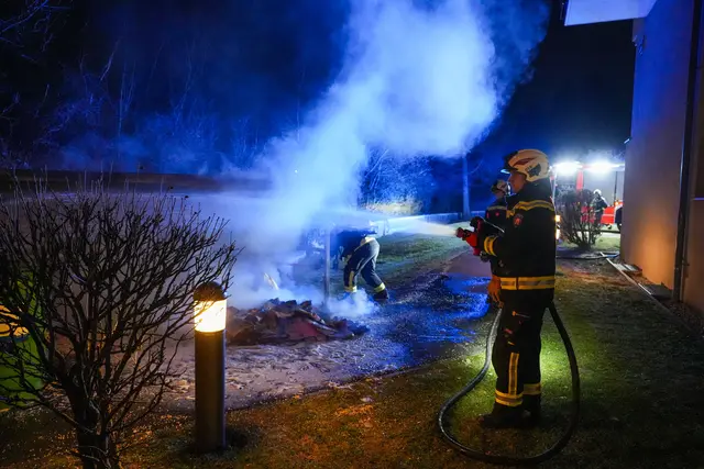 Das rasche Eingreifen der Einsatzkräfte konnte Schlimmeres verhindern. | Foto: Fotokerschi.at/Hauser