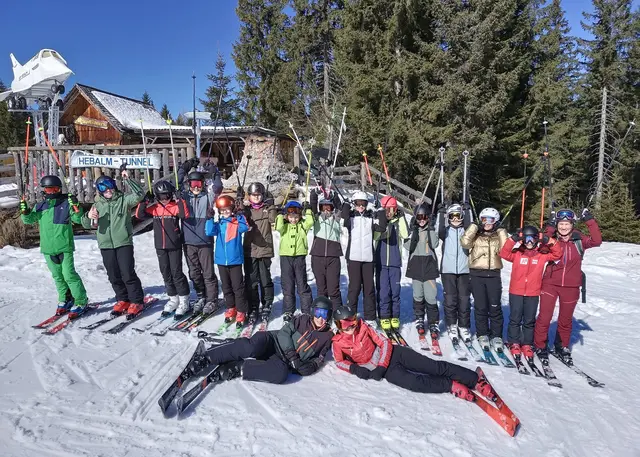 Die Schülerinnen und Schüler der MS Lebring sorgten bei der  Bezirksmeisterschaften Ski Alpin auf der Hebalm für super Ergebnisse. | Foto: MS Lebring