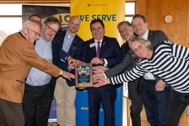 Lions Club Mitglieder aus Seekirchen, die von Anfang (seit Gründung der Sonneninsel) an dabei sind (v.l.): Erich Lindner, Manfred Perterer (verdeckt), Hannes Rosner, Stefan Millinger, Fabricio Oliveira, Günther Doll, Markus Kathrein und Christoph Höckner. | Foto: Susi Berger/Lions Club