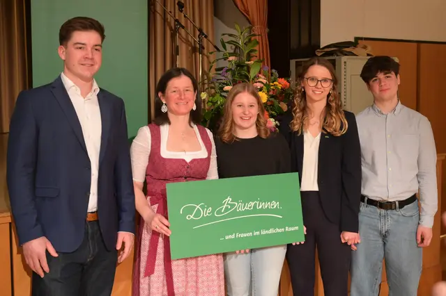 Julius Wittner, Gebietsbäuerin Eva Wittner, Landjugendleiterin Sophie Grafenauer, Victoria Sippel und Manuel Zöchmeister | Foto: Die Bäuerinnen
