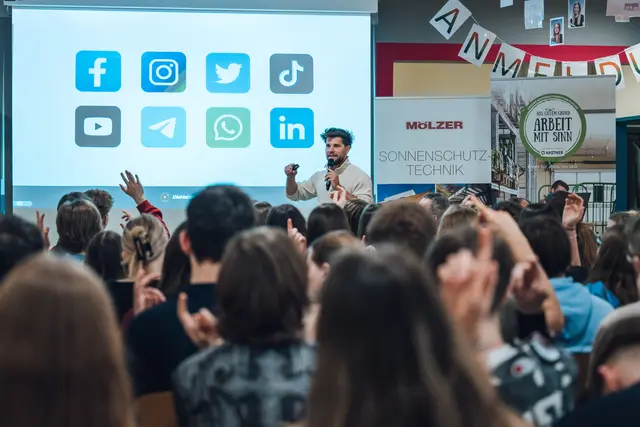 Die Schülerinnen und Schüler nahmen aktiv teil. | Foto: Niklas Schnaubelt