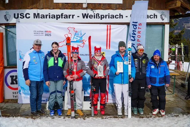 Die Landesmeister Super-G von links nach rechts im Bild: Präsident Bartl Gensbichler, Sophia Zorzi, Maximilian Grünwald, Lea Unger, Florian Schlachner | Foto: Salzburger Landes-Skiverband