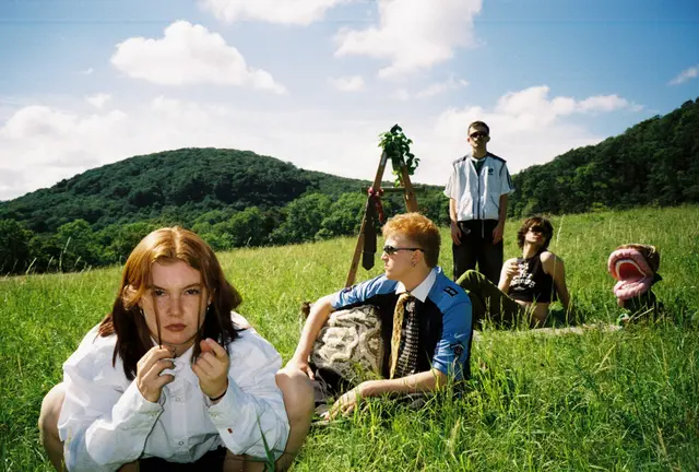 Noah Sarich, Paul Peschke, Lisa Rocky Hegendorfer und Maximilian Nagl sind die Band Purple und haben nun ihre neue Single "When i was six" veröffentlicht. | Foto: Fiona Imnitzer