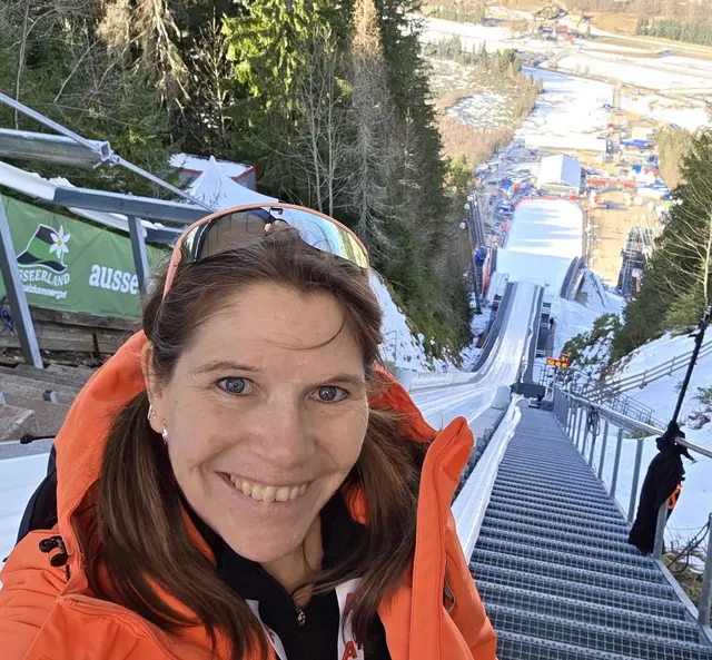 Nicht nur der Sprungschanze ist Monika Rossmanith ganz nah. | Foto: Monika Rossmanith