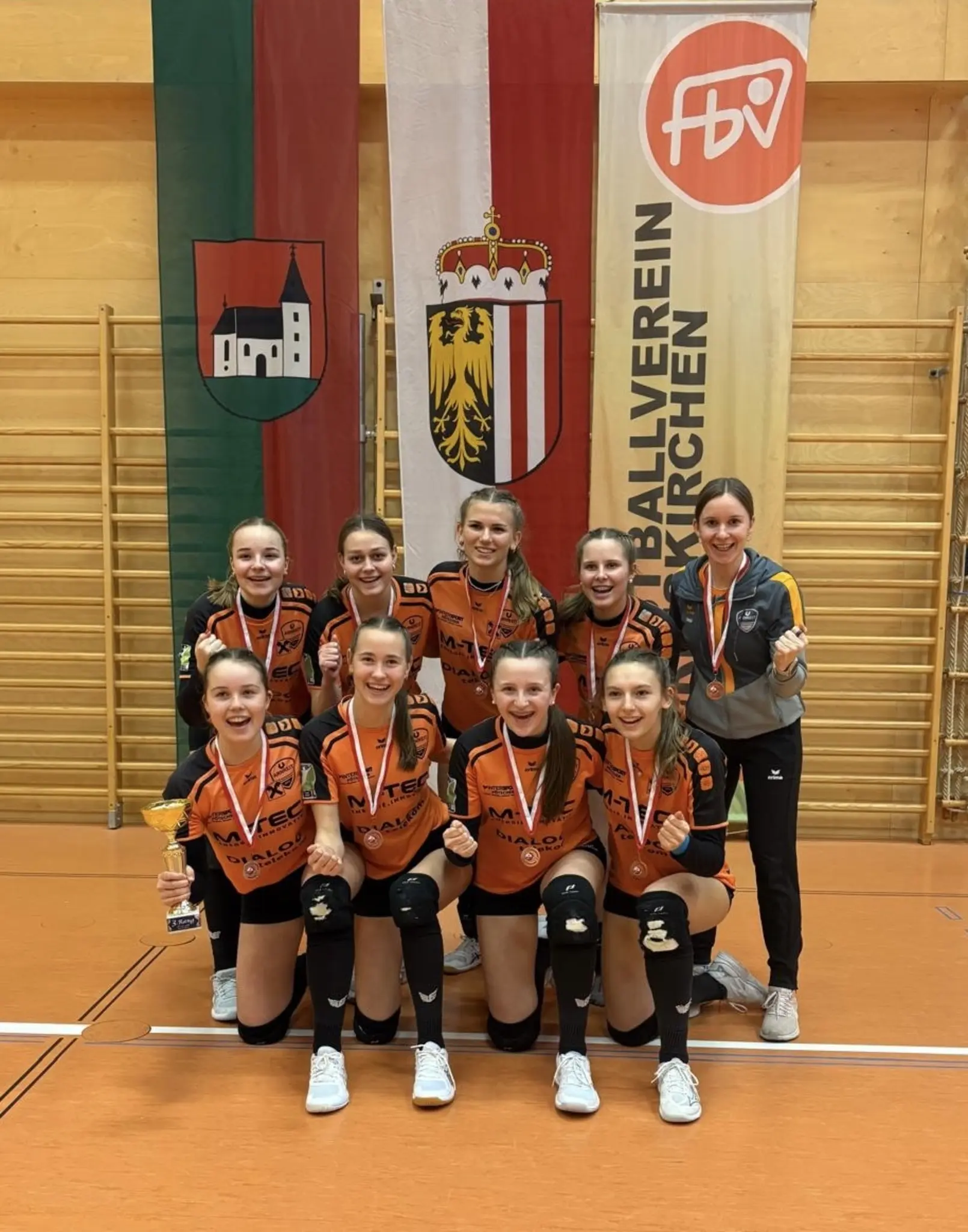 Great success in fistball: Arnreit youth teams celebrate gold and bronze - ...