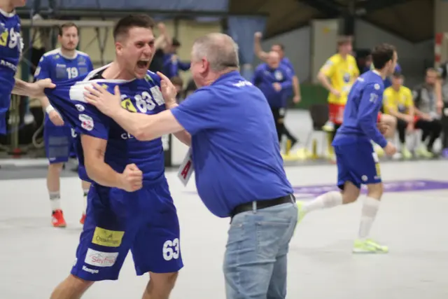 Emotion pur bei Mladen Jovanovic und UHC Manger Gerhard Gedinger. | Foto: arbes