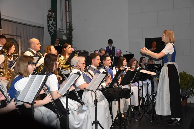 Für zwei Konzertvorstellungen hüllte die Musikkapelle Seggauberg das Alte Kino in Leibnitz in eine besondere Klangwolke. | Foto: MeinBezirk/Waltraud Fischer