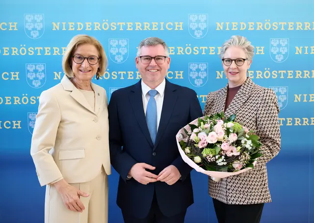 Landeshauptfrau Johanna Mikl-Leitner, Ludwig Schleritzko und Lebensgefährtin Michaela Mayr. | Foto: NLK Pfeiffer
