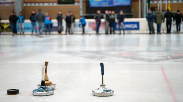 In der Eishalle Spittal sorgten die Feuerwehren des Abschnitts Spittal/Lurnfeld für spannende Duelle. | Foto: Christopher Feistritzer &amp; ÖA Team BFKDO Spittal/Drau