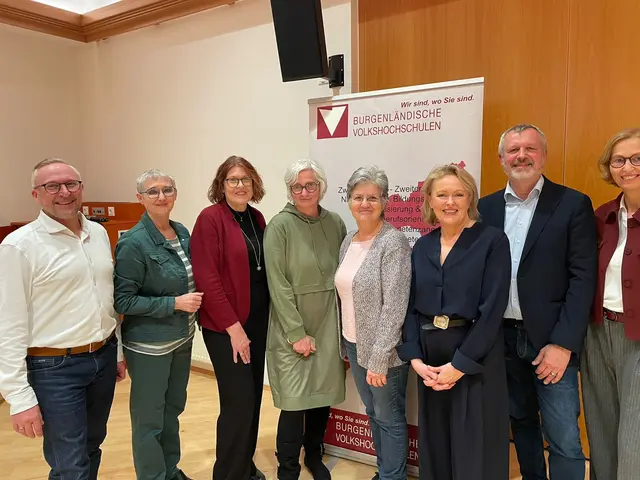 Dieter Horvath (VHS Gols), Ingrid Tschank (Pfarrerin Gemeinde Gols), Christine Teuschler und Ursula Foki (Burgenländische Volkshochschulen), Gertrude Renner (VHS Gols), Hannelore Veit (Journalistin), Matthias Schmelzer (ORF), Theresia Brettl (Burgenländische Volkshochschulen) | Foto: Marktgemeinde Gols