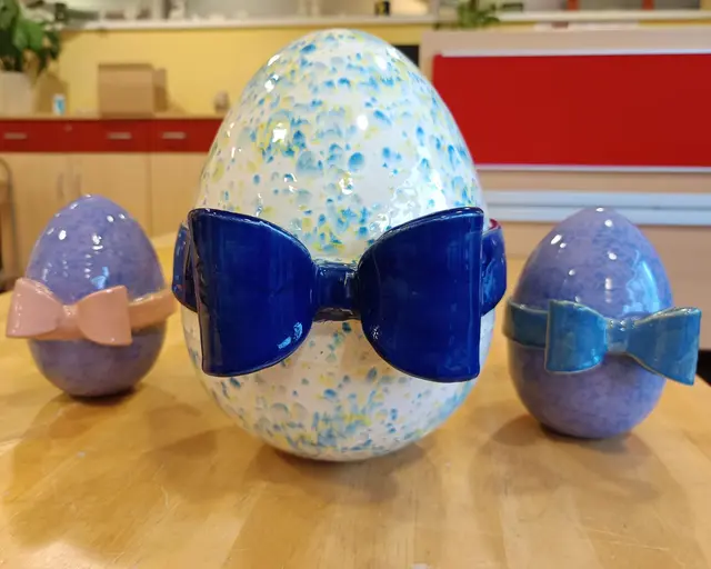 Die handgefertigten Kostbarkeiten der Lebenshilfe Hartberg stimmen auf Ostern und die Frühlingszeit ein. | Foto: (c)Lebenshilfe Hartberg