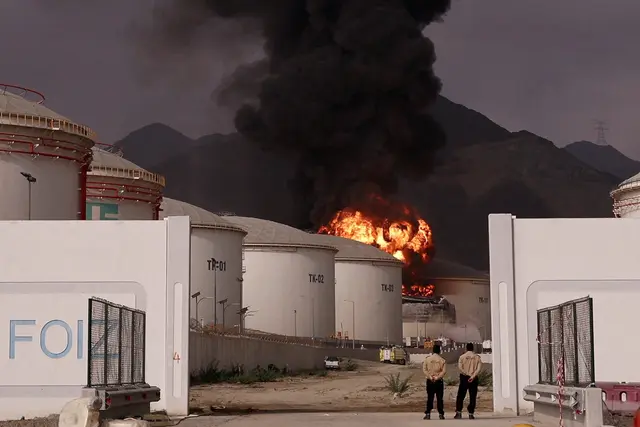 Die Ölindustrie der Staaten am arabischen Golf wird durch Angriffe schwer getroffen. Gleichzeitig ist die Straße von Homus blockiert. (Archiv) | Foto: Fujairah / / UNITED ARAB EMIRATES