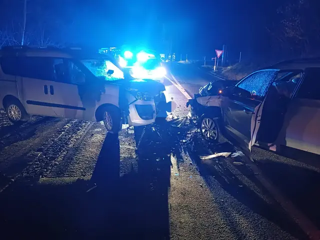 Im Einsatz standen die FF Lölling und Guttaring, die Polizeiinspektion Klein St. Paul sowie ein Abschleppunternehmen. | Foto: Freiwillige Feuerwehr Lölling