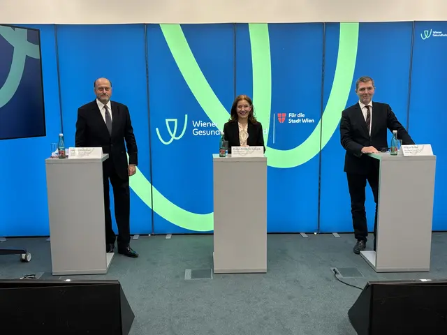 Zogen am Mittwoch Bilanz, v.l.: Herwig Wetzlinger (Generaldirektorin-Stellvertreter), Evelyn Kölldorfer-Leitgeb (Generaldirektorin) und Michael Binder (Medizinischer Direktor). | Foto: Andreas Pölzl/MeinBezirk