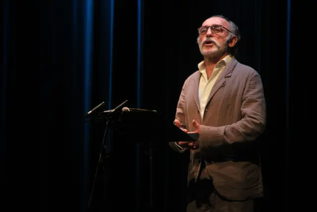 Karl Markovics war an diesem Tag in Gleisdorf voll in seinem Element. | Foto: Josef Hofmüller