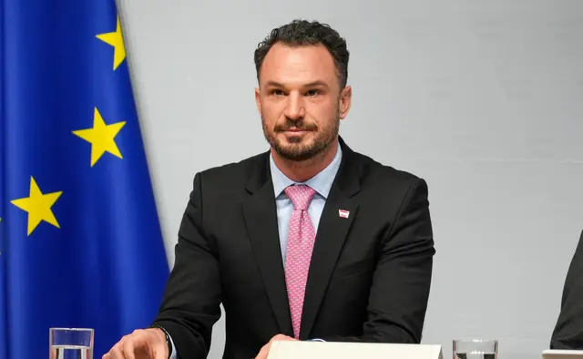Regierungskoordinator Armin Hübner (NEOS) | Foto: Andreas Pölzl/MeinBezirk