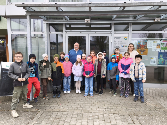 Die Volksschüler durften einen Blick hinter die Kulissen der Gemeindepolitik werfen.  | Foto: Gemeinde St. Thomas