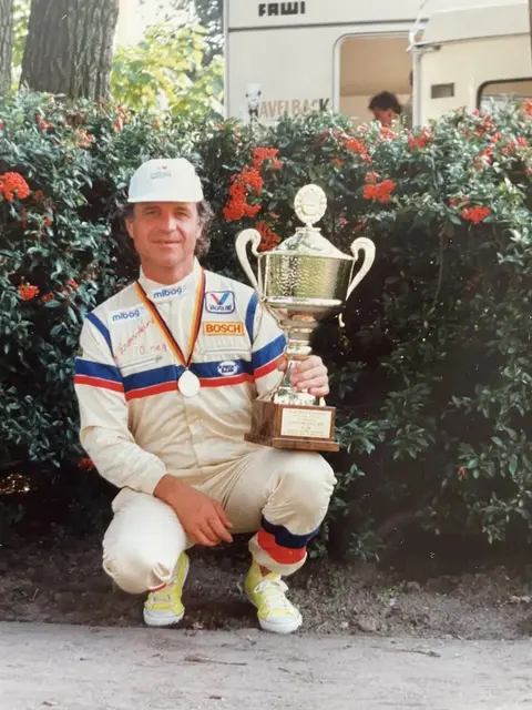 Bekommt der Motorboot-Weltmeister und zweifache Europameister "seinen" Johann Kronsteiner Weg?  | Foto: Kronsteiner