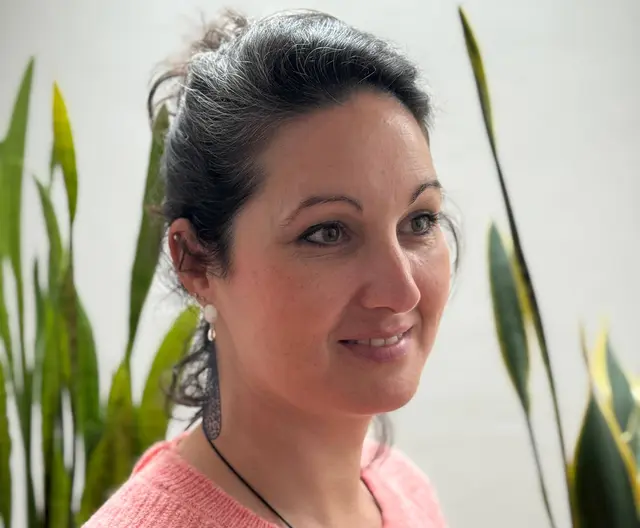 Sabine Weirethmayer aus Rainbach hat die Selbsthilfegruppe "Miteinander red'n" ins Leben gerufen. Sie bietet Austausch für Angehörige von Menschen mit Drogenkonsum. | Foto: Weirethmayer