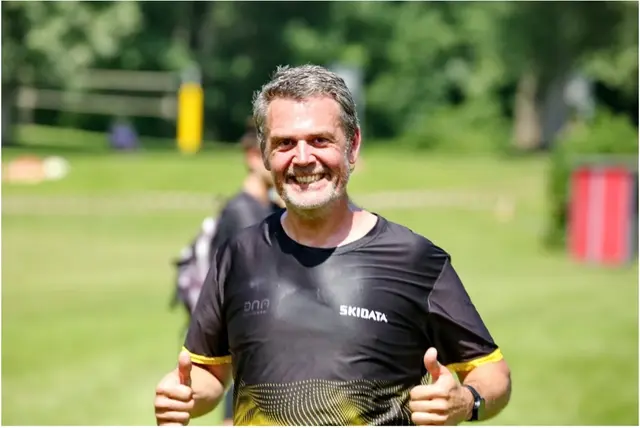Gemeinsam Spaß an der Bewegung haben, das ist beim Firmen-Triathlon möglich.  | Foto: Sepp Kühnhold