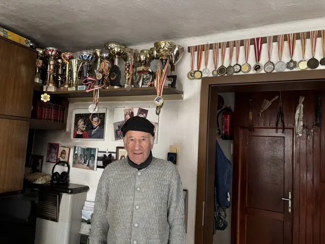 Mit 101 Jahren ist Gottfried Bistumer aus Radenthein wohl der älteste Skifahrer Österreichs. | Foto: MeinBezirk.at/Grabic