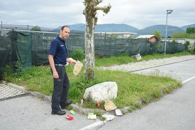 Jürgen Misotitsch, Villacher Bergwacht-Bezirksleiter: Auch auf Villachs Parkplätzen wird vieles einfach entsorgt, obwohl es Mistkübel gibt. | Foto: MeinBezirk