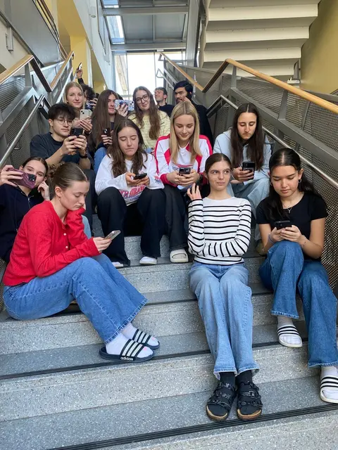 MeinBezirk wird die Schülerinnen und Schüler weiter bei ihrem Alltag ohne Handy begleiten und berichten. | Foto: B(R)G Leibnitz