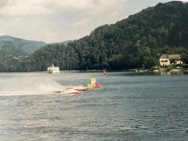Bekommt der Motorboot-Weltmeister und zweifache Europameister "seinen" Johann Kronsteiner Weg?  | Foto: Kronsteiner