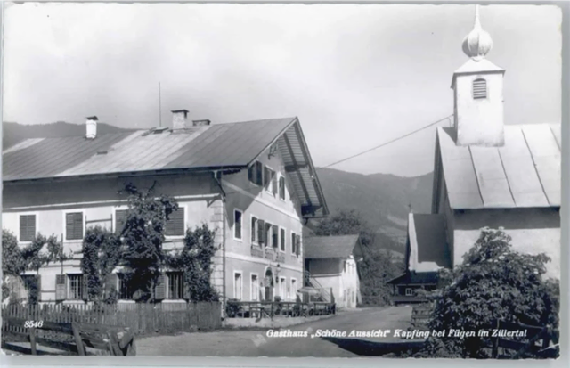 Der Gasthof "Schöne Aussicht" in Kapfing. Der Gastbetrieb ist längst eingestellt, aber es gäbe viele Geschichten zu erzählen.  | Foto: Archiv/privat