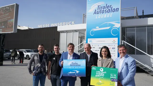 Christoph Heuschneider (Projektleiter CMI), Fabian Tabelander (Obmann The Lion Squad eSports), Peter Seiwald (Abgeordneter zum Tiroler Landtag), Harald Nössig (Ausschussmitglied Landesgremium Tiroler Fahrzeughandel), Sebiye Cara (Wirtschaftskammer Tirol Messepräsidentin), Stefan Kleinlercher (Abteilungsleiter Messen CMI) (v.l.n.r.) | Foto: CMI